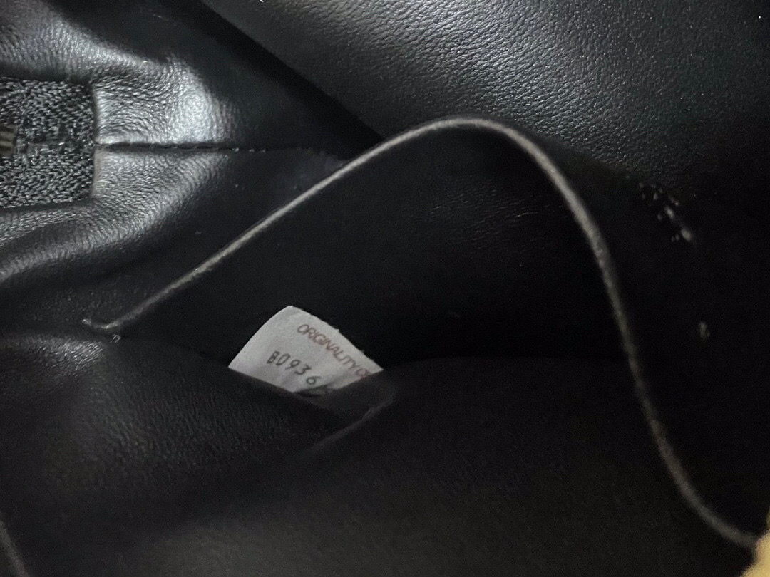 bo*te*ga Ve*ne*ta shoulder bags