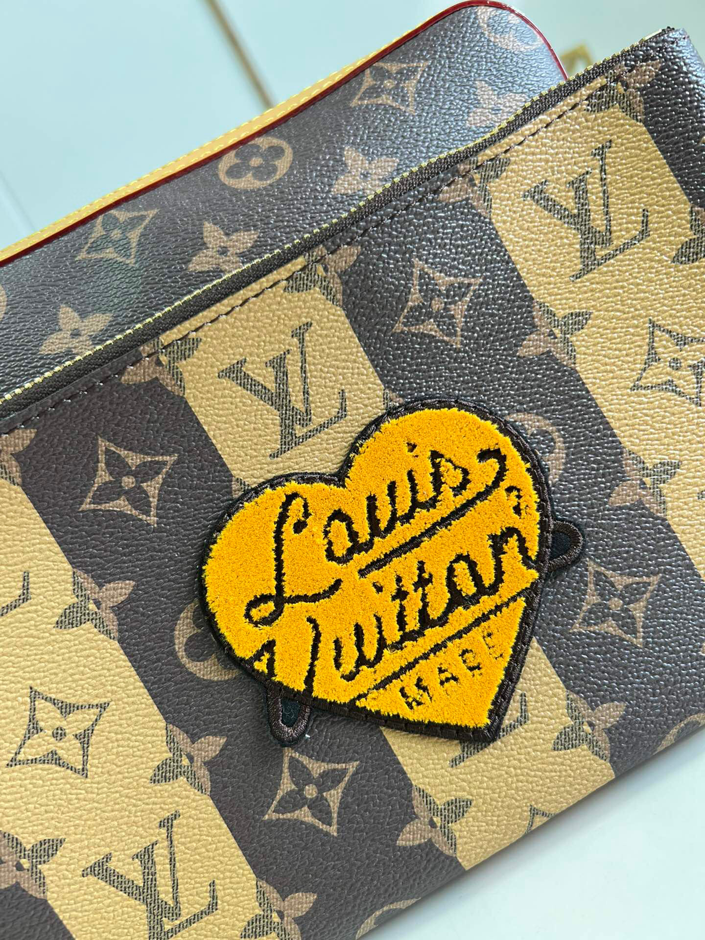 l**is V*t*n trio messenger bag