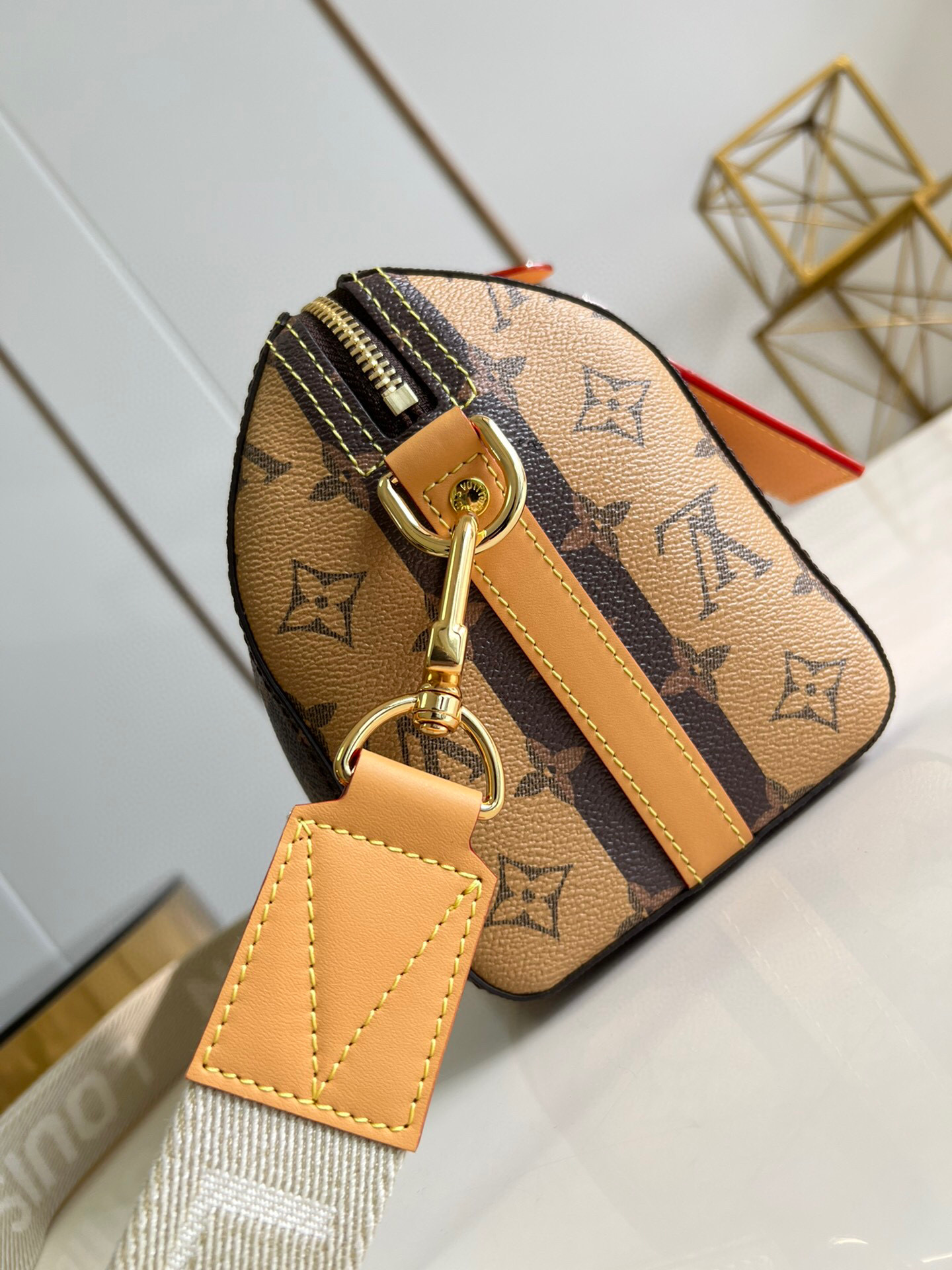 l**is V*t*n city keepall