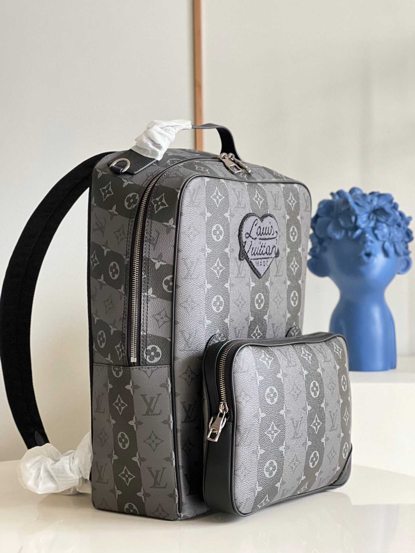 l**is V*t*n utilitary backpack