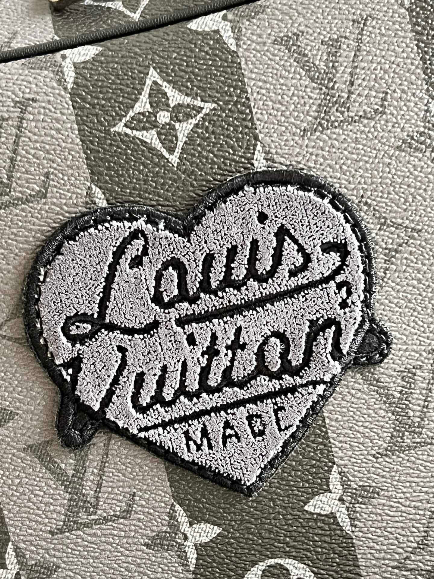 l**is V*t*n utilitary backpack