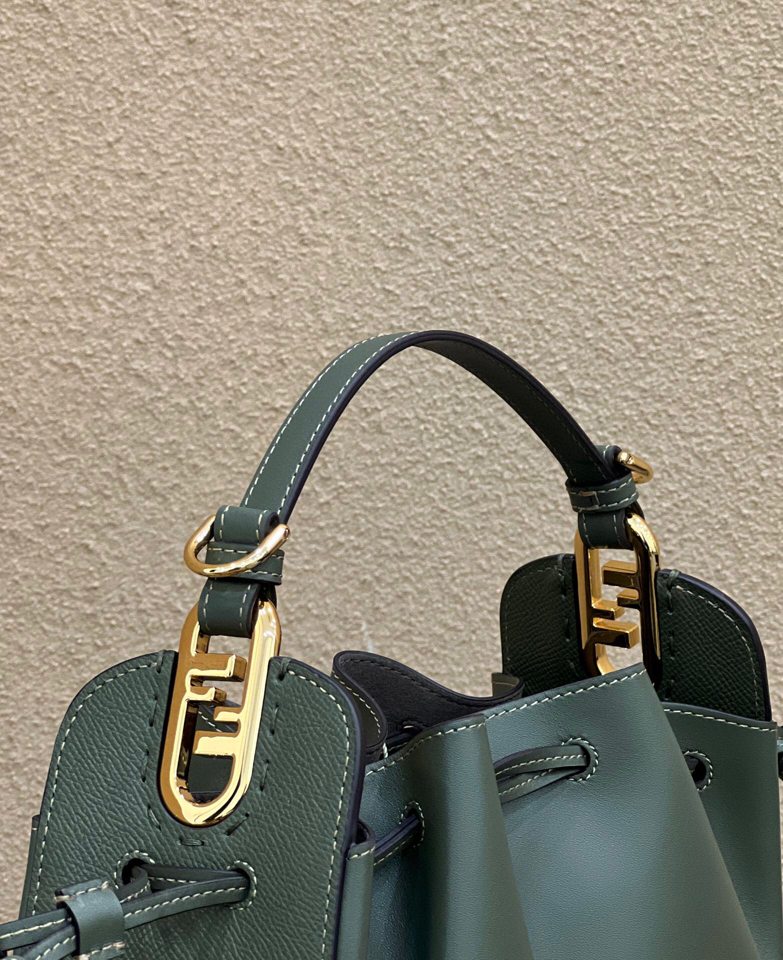 F**di tote