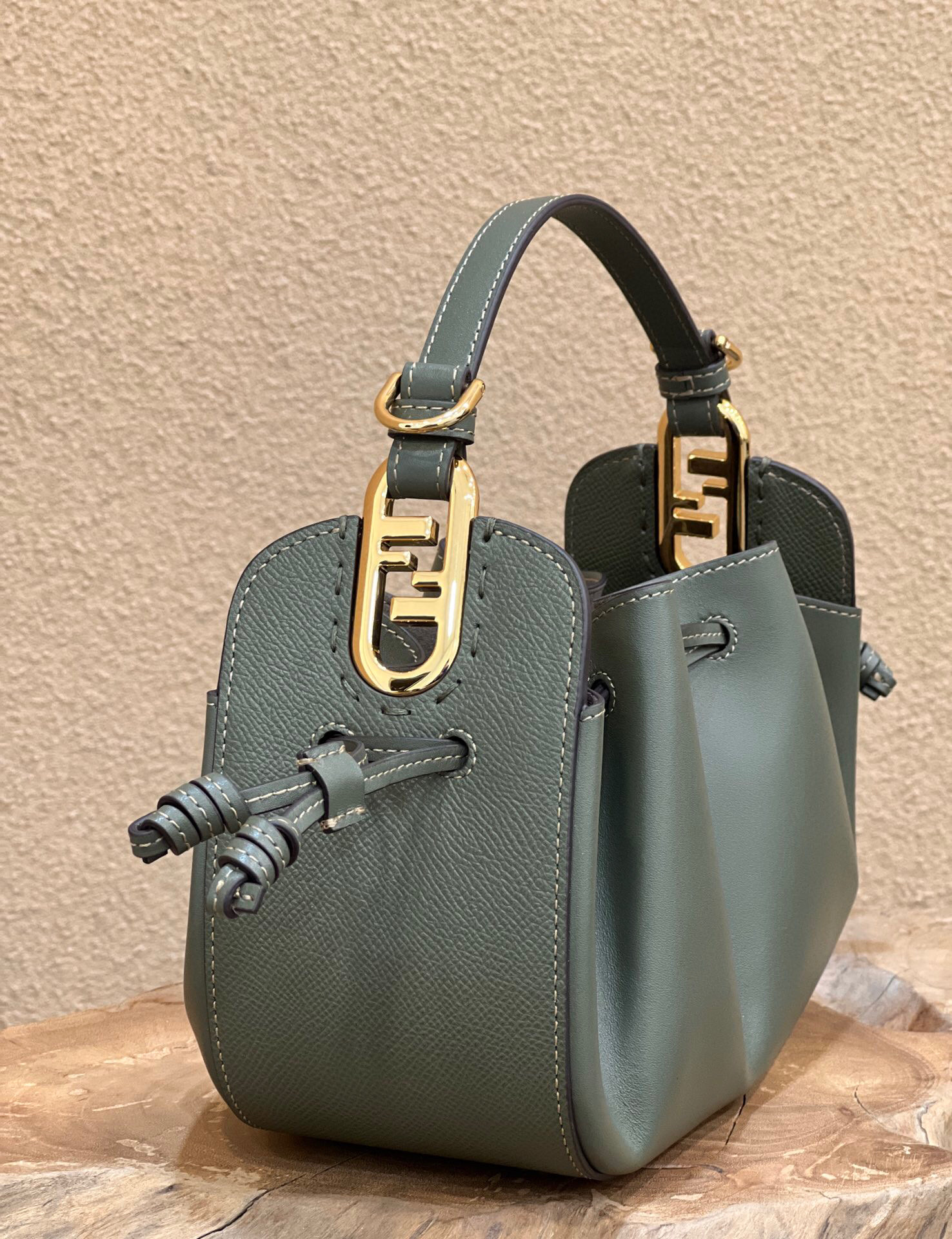 F**di tote