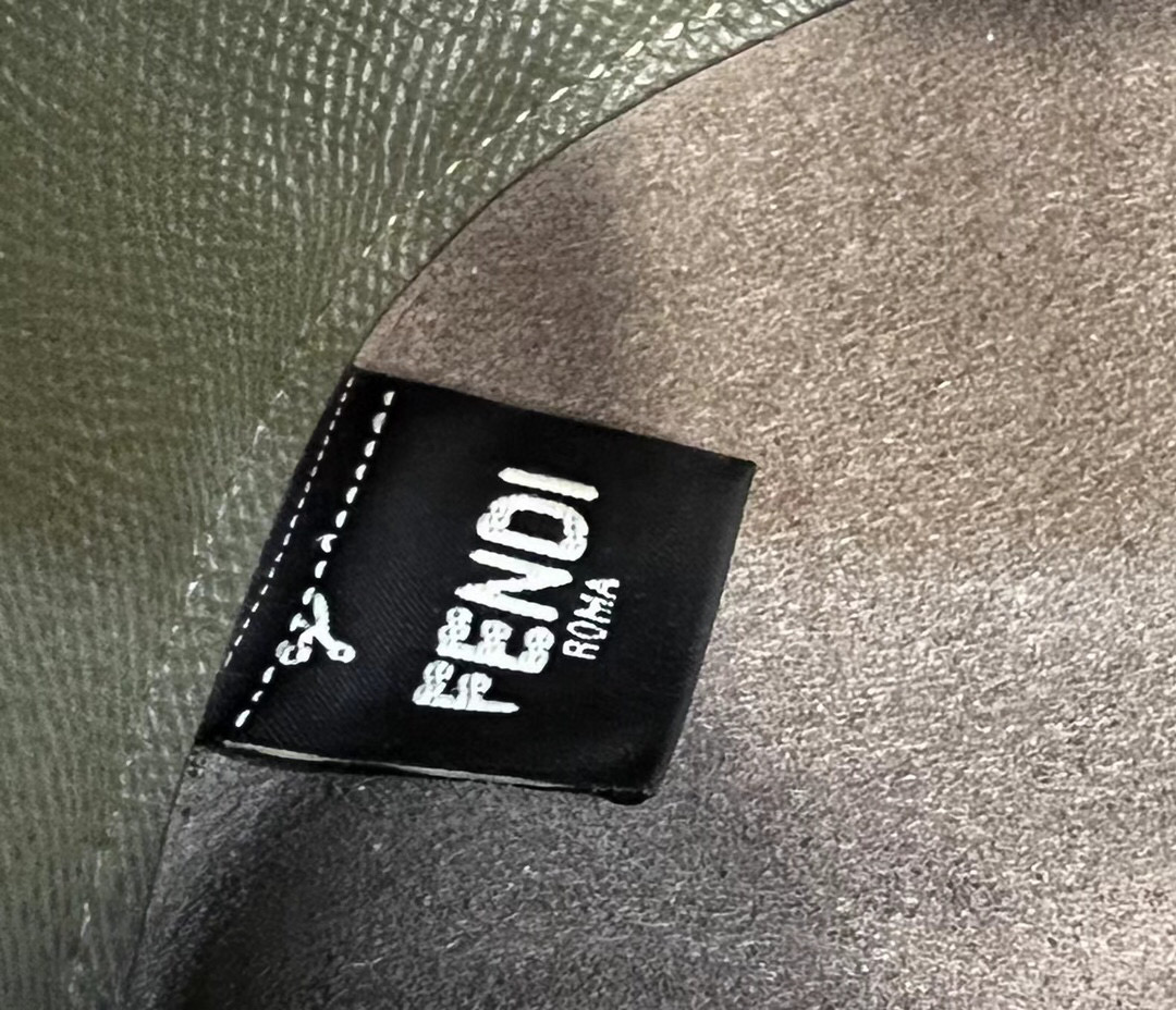 F**di tote