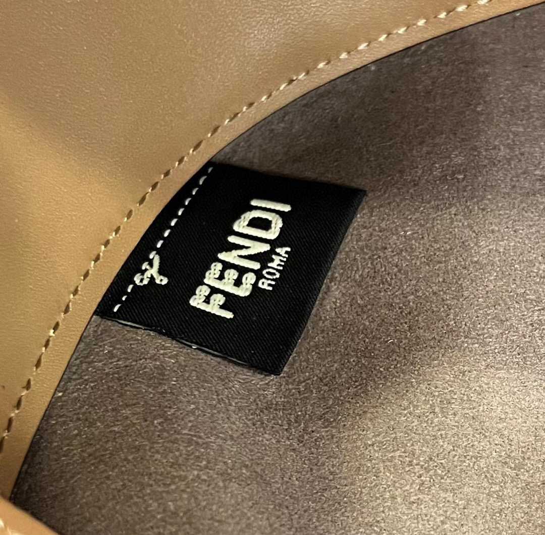 F**di tote