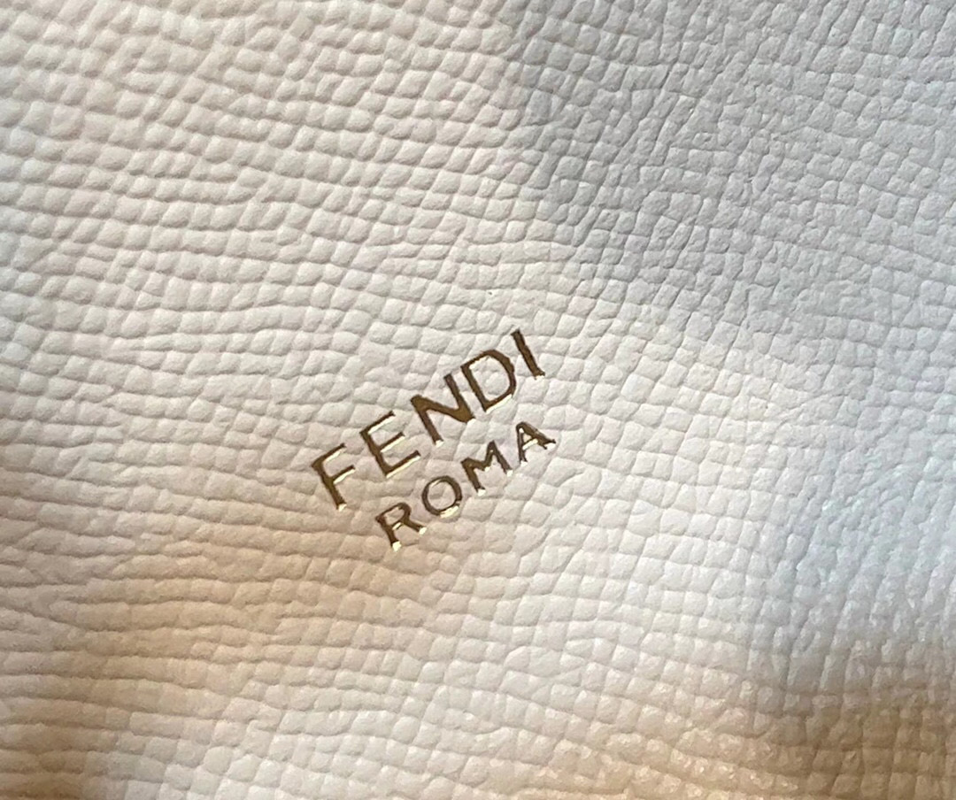 F**di tote