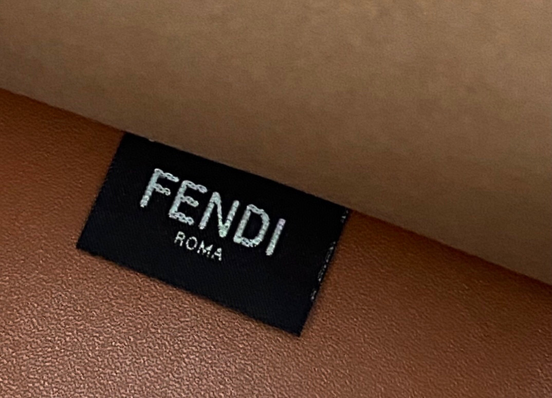 F**di tote