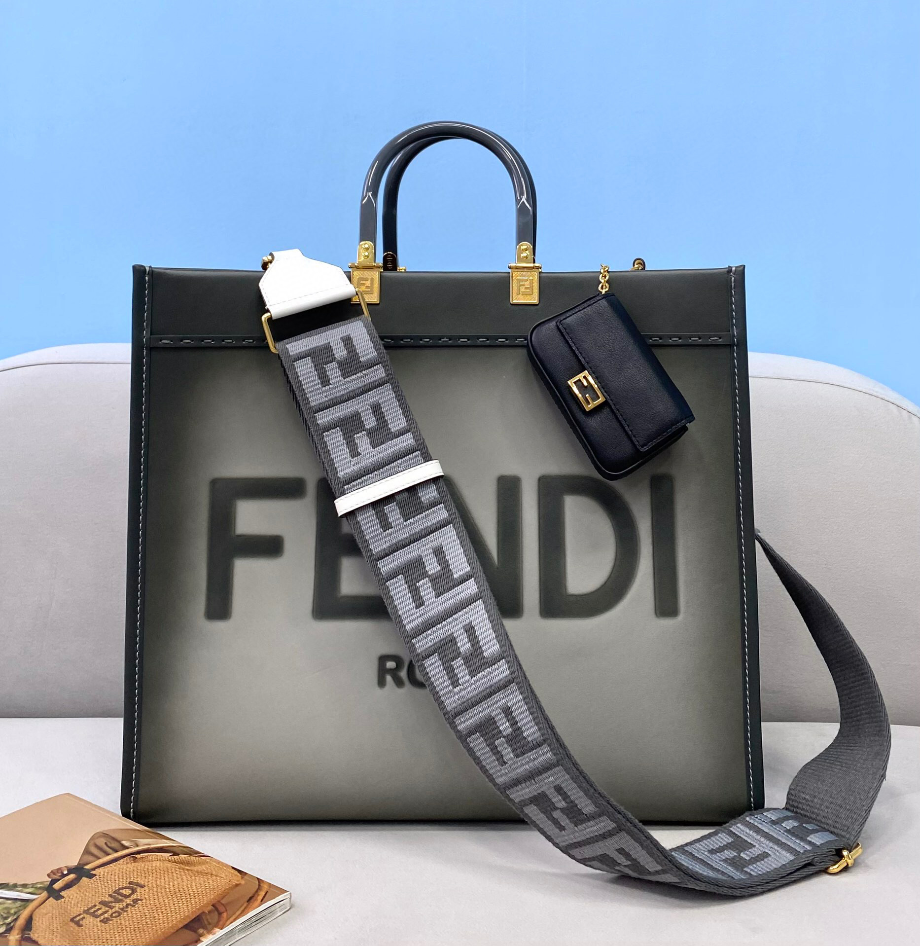 F**di tote