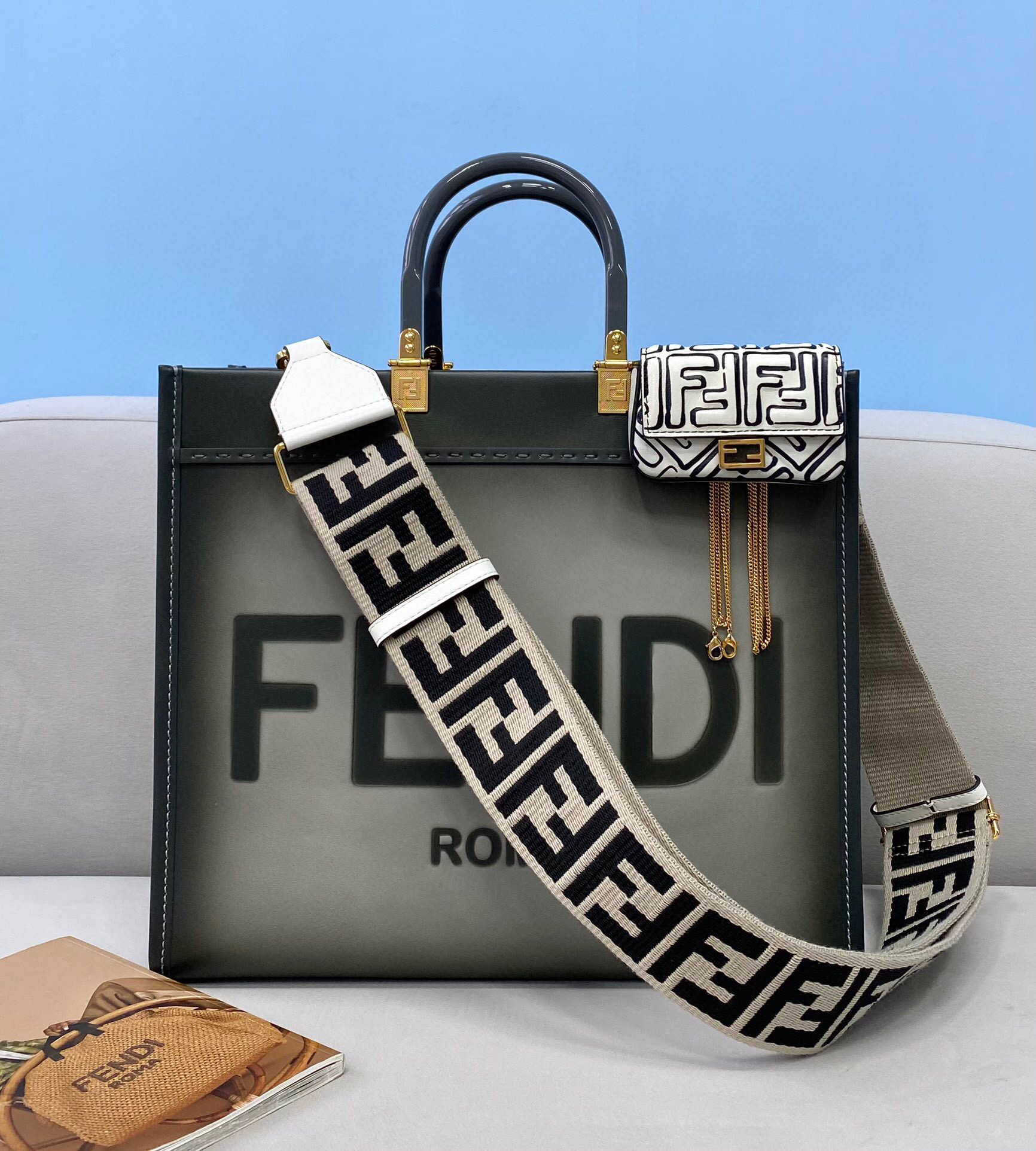 F**di tote