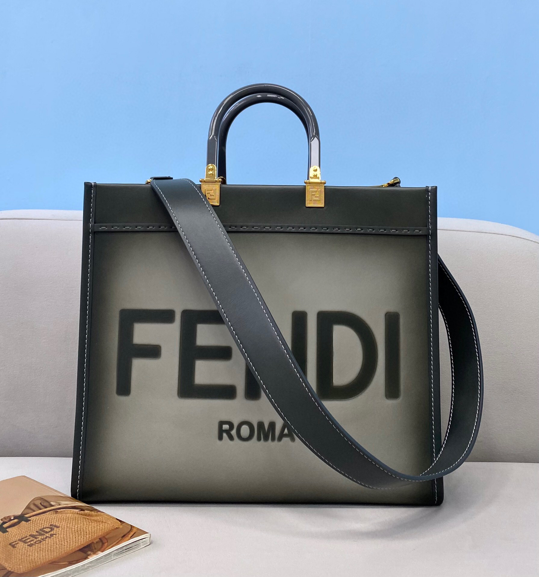 F**di tote