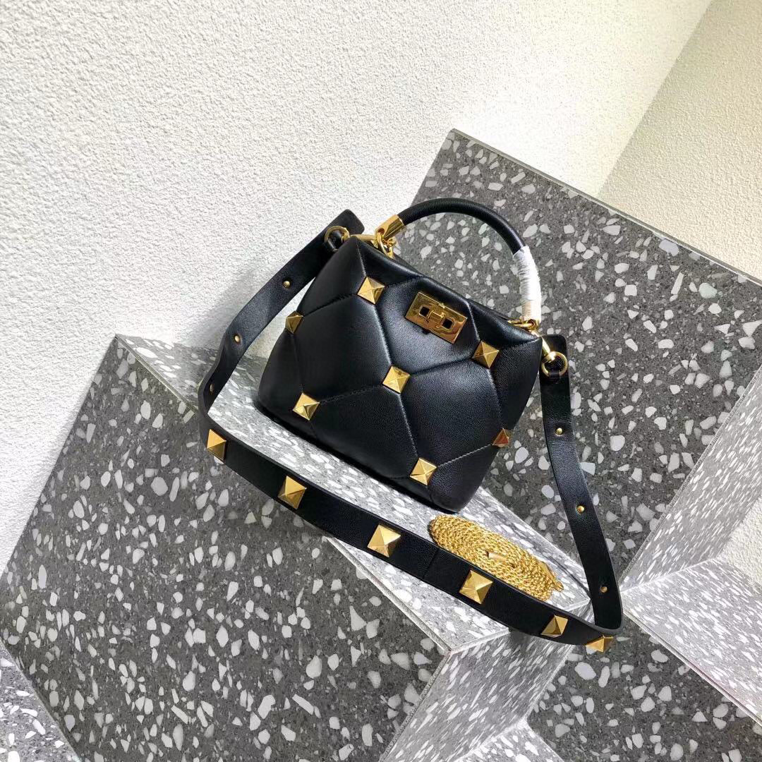 Valentino Garavani Roman Stud