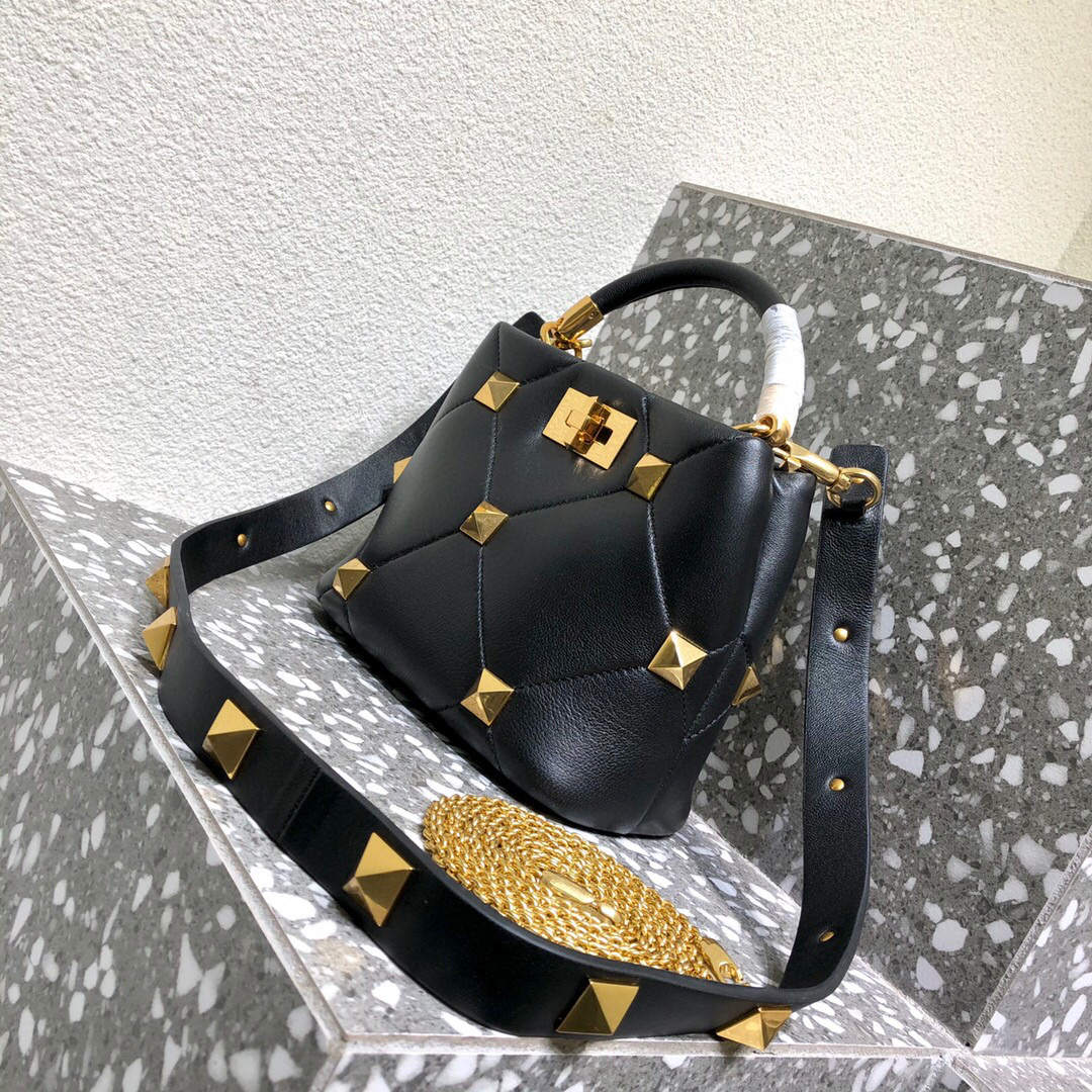 Valentino Garavani Roman Stud