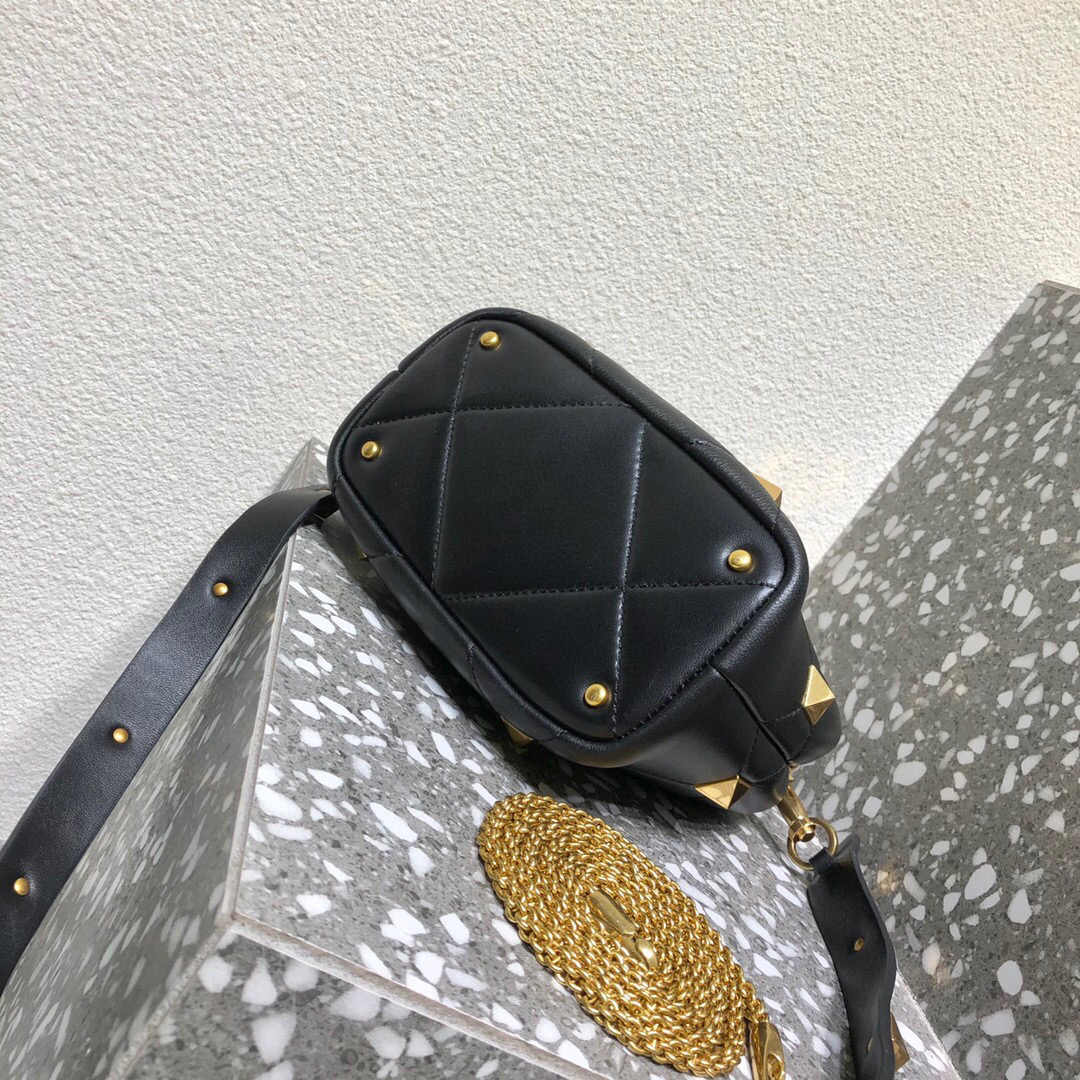 Valentino Garavani Roman Stud