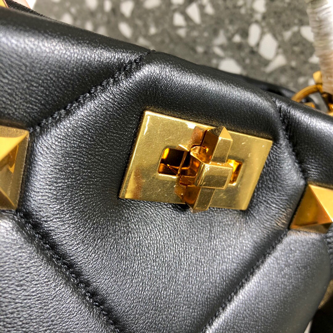 Valentino Garavani Roman Stud