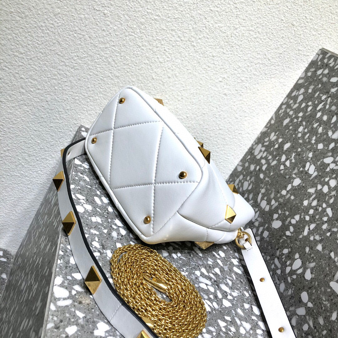 Valentino Garavani Roman Stud