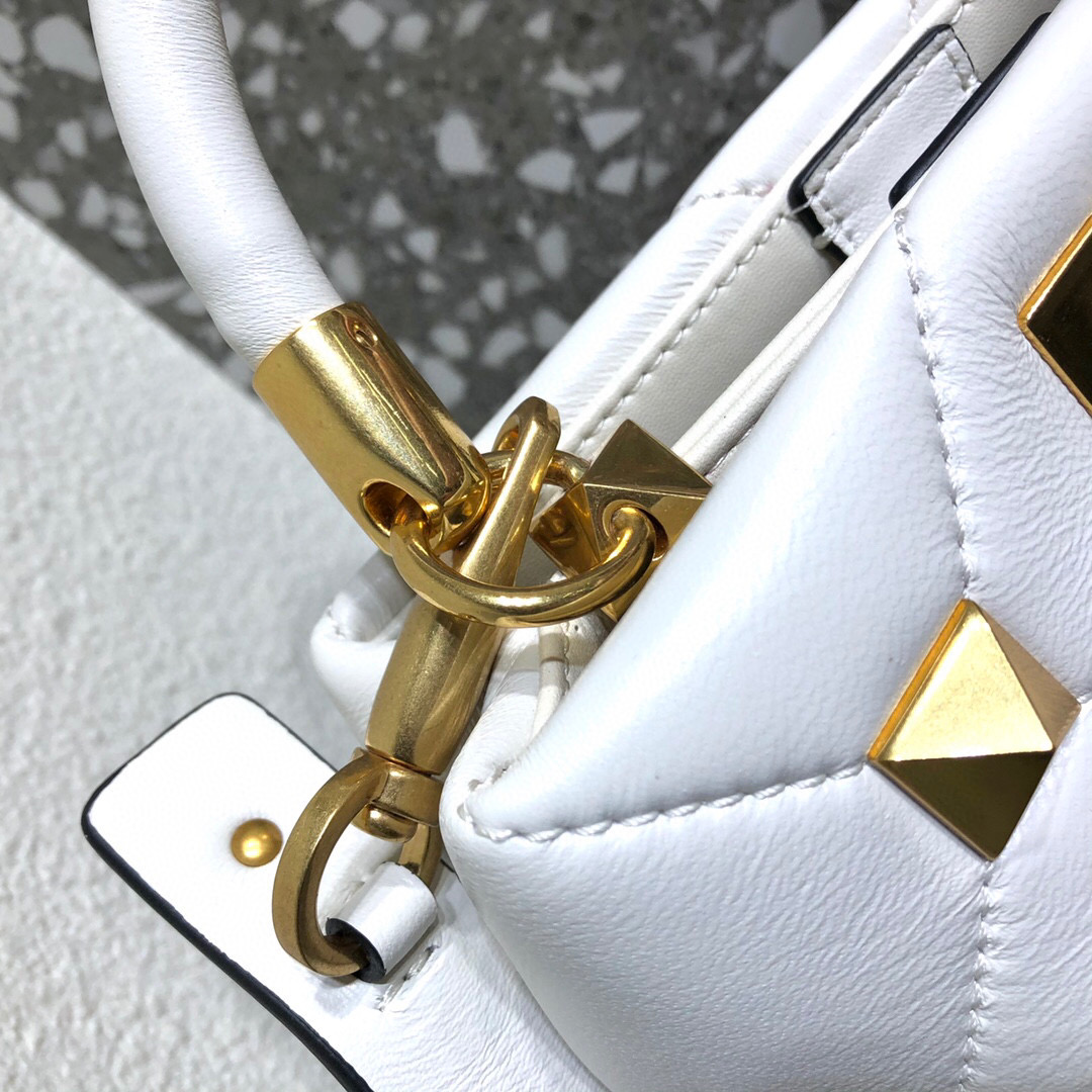 Valentino Garavani Roman Stud