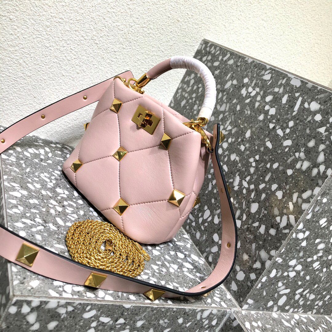 Valentino Garavani Roman Stud