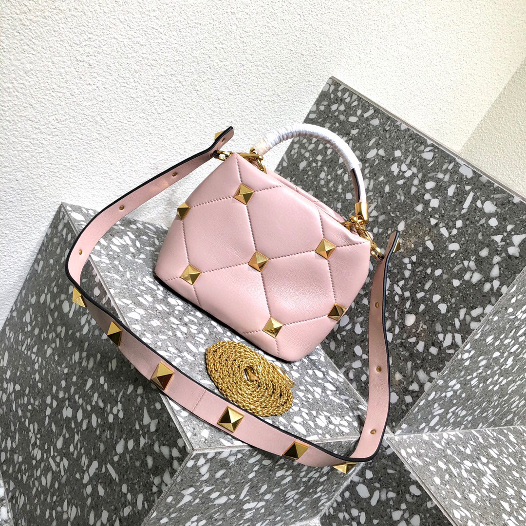 Valentino Garavani Roman Stud