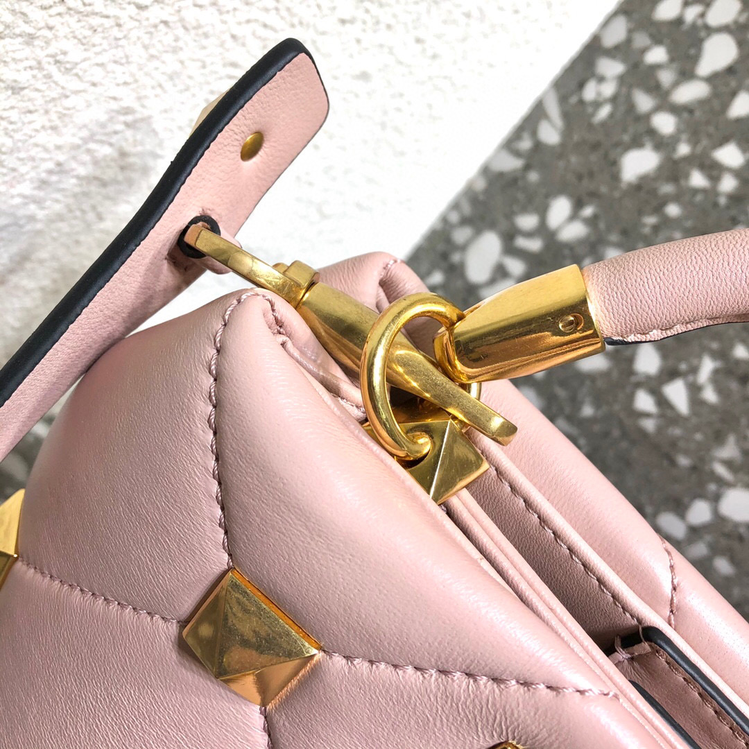 Valentino Garavani Roman Stud