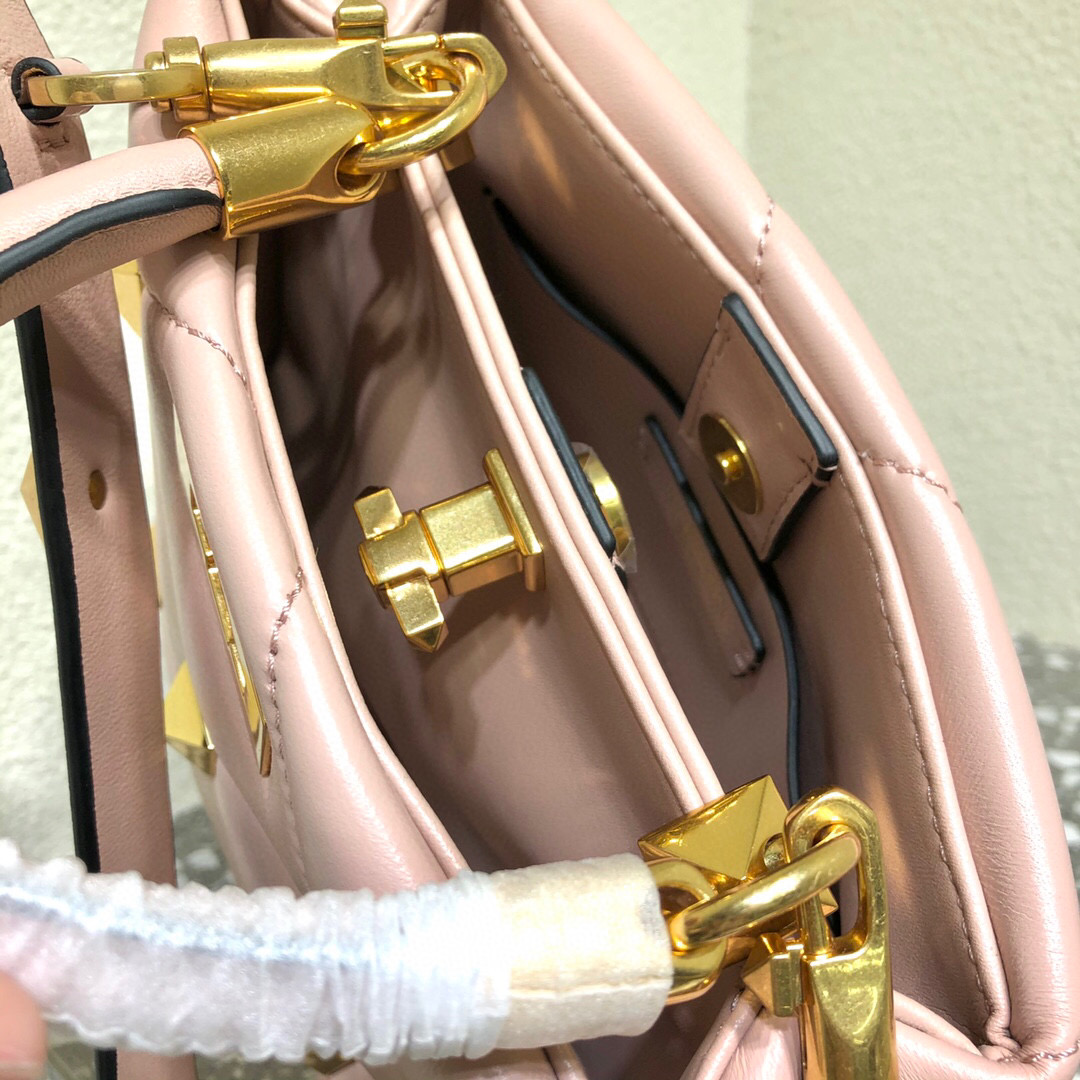 Valentino Garavani Roman Stud