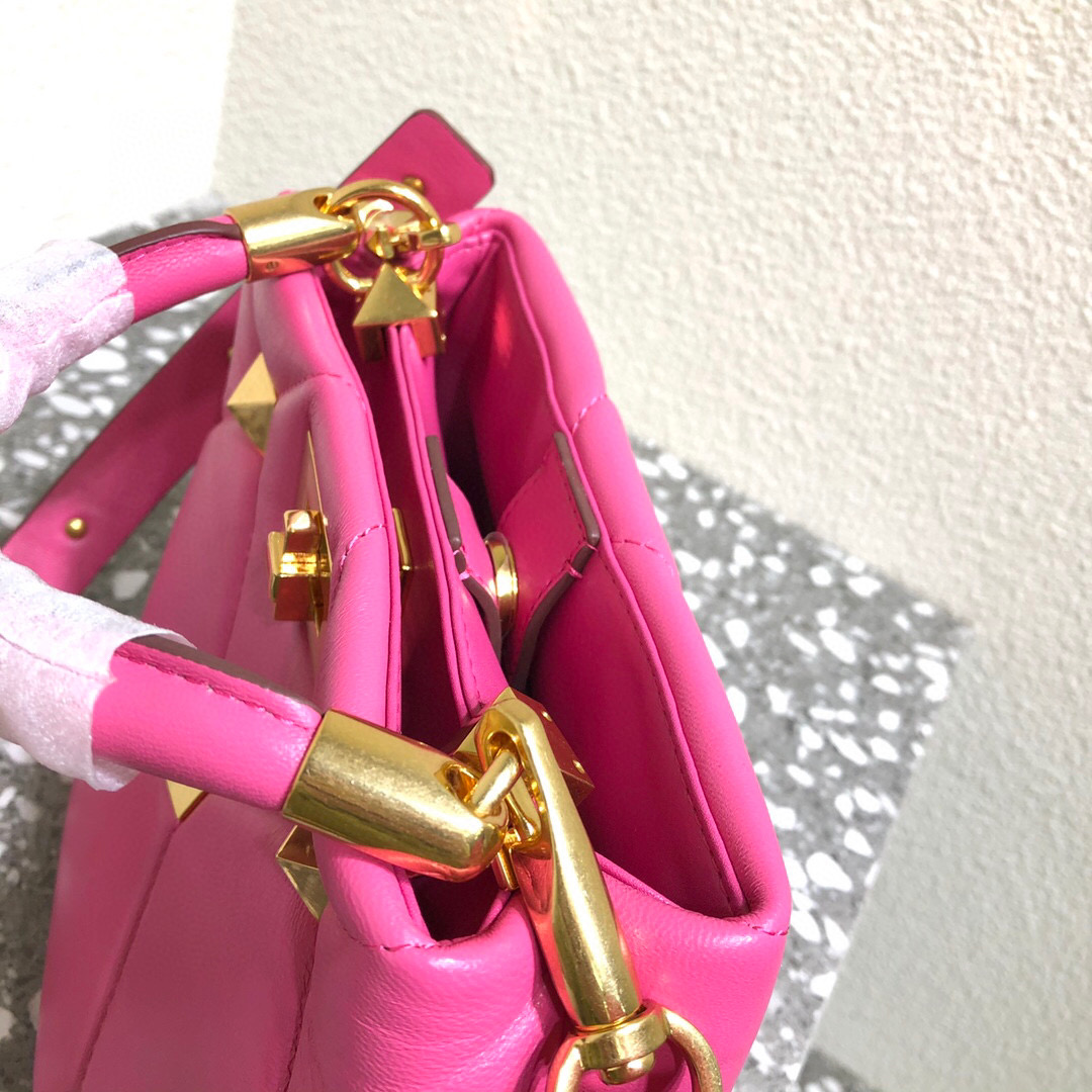 Valentino Garavani Roman Stud