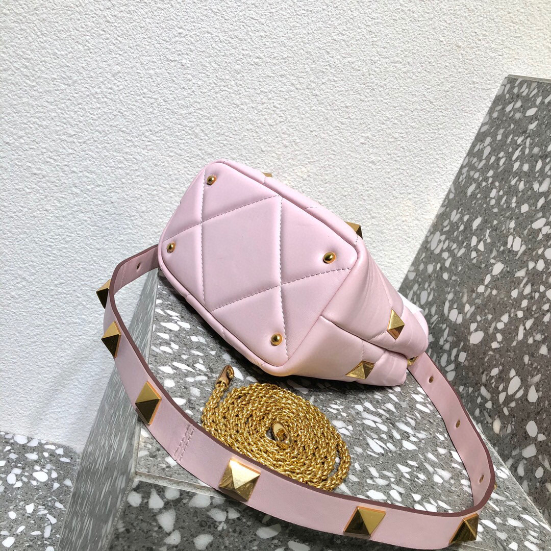 Valentino Garavani Roman Stud