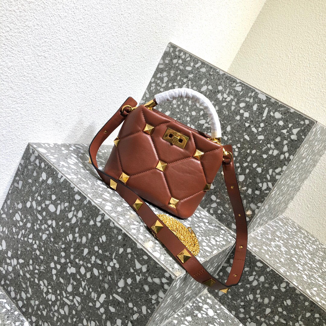 Valentino Garavani Roman Stud