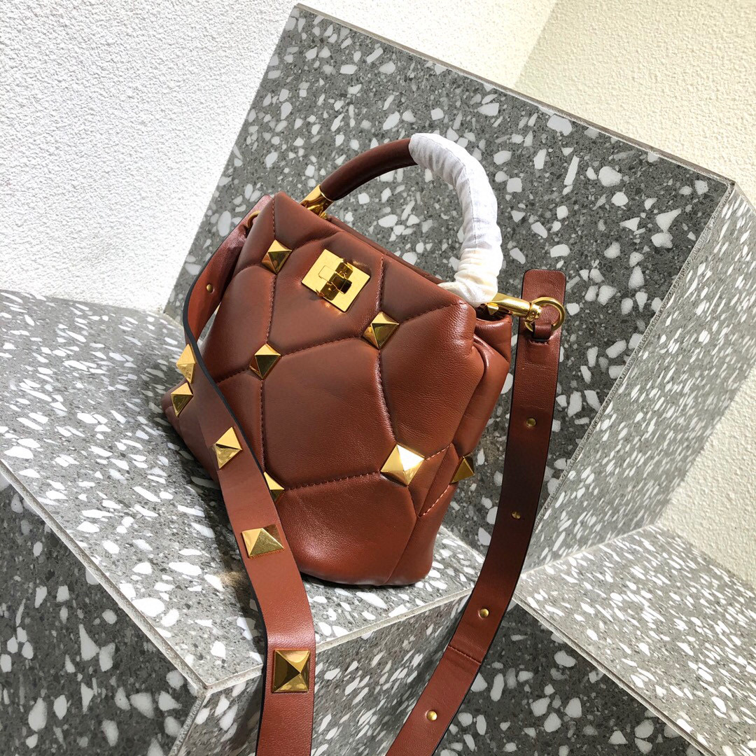 Valentino Garavani Roman Stud
