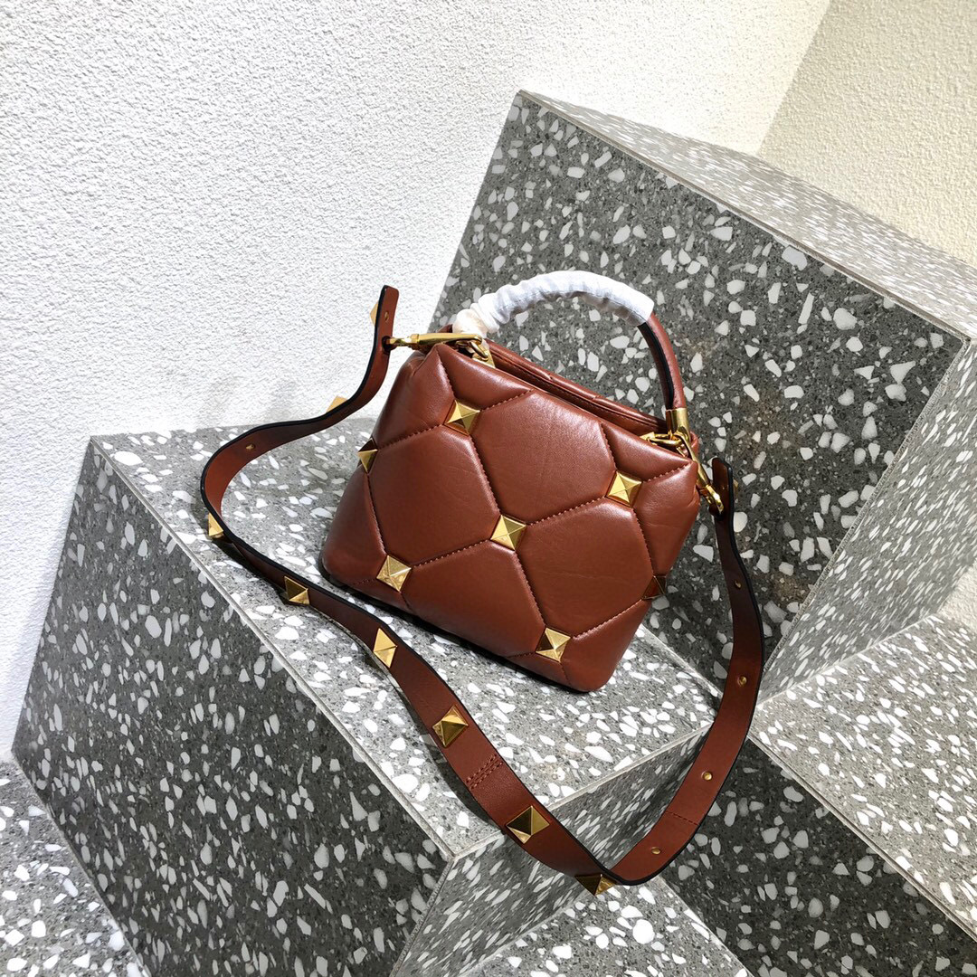 Valentino Garavani Roman Stud