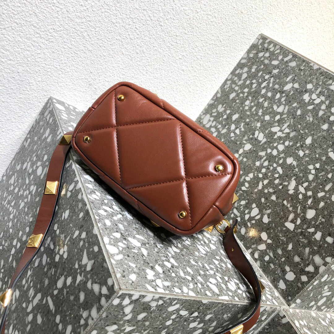 Valentino Garavani Roman Stud