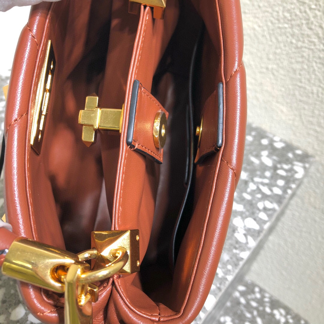 Valentino Garavani Roman Stud