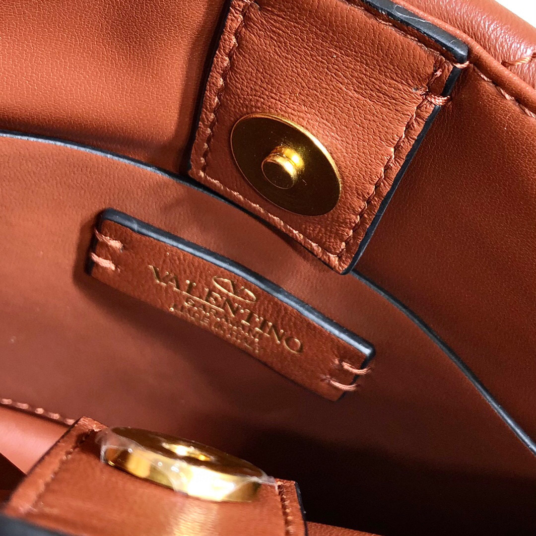 Valentino Garavani Roman Stud