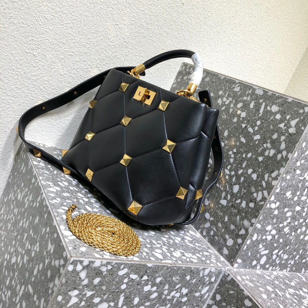 Valentino Garavani Roman Stud