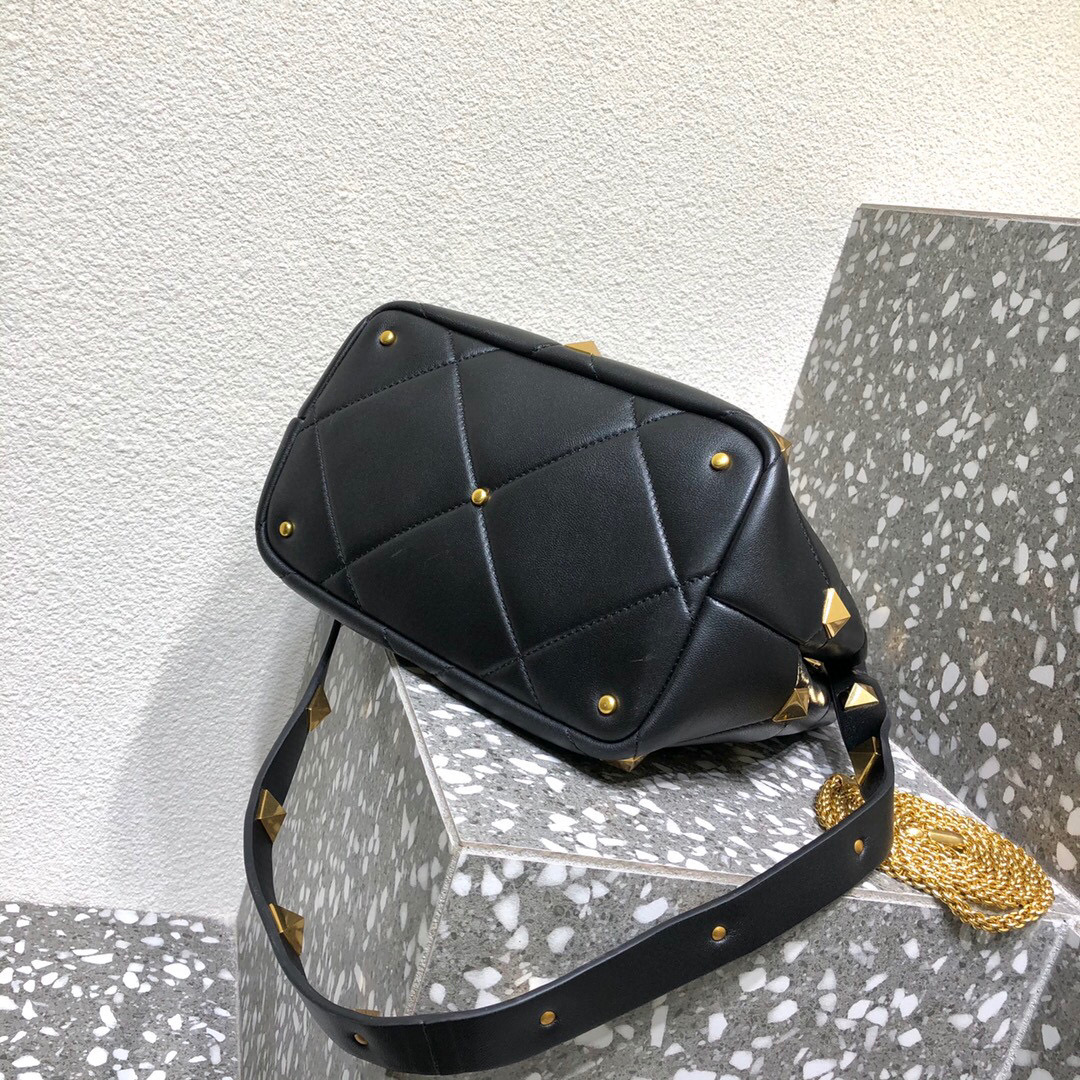 Valentino Garavani Roman Stud