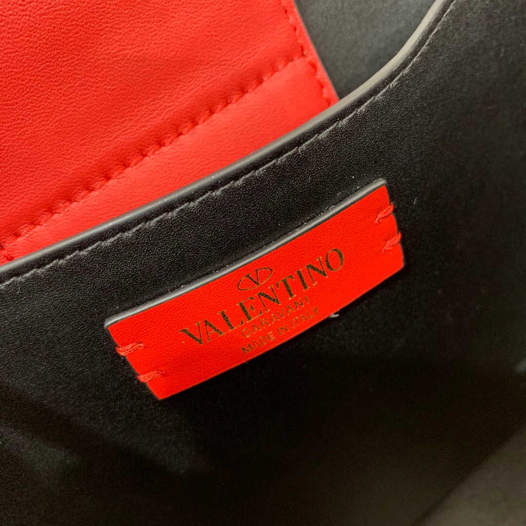 valentino garavani S*pervee
