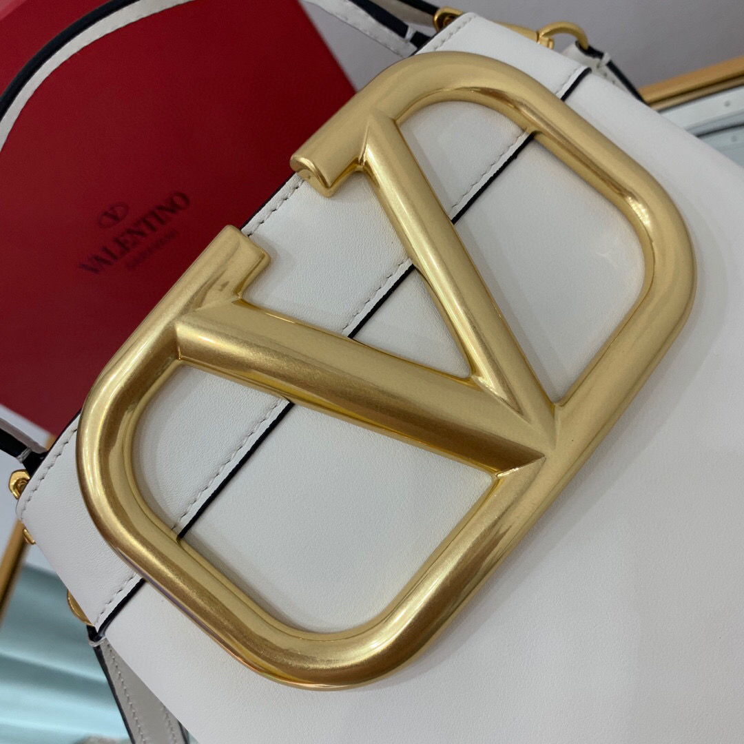 valentino garavani S*pervee