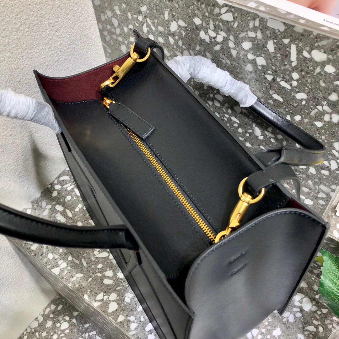 Valentino Garavani Walk Tote
