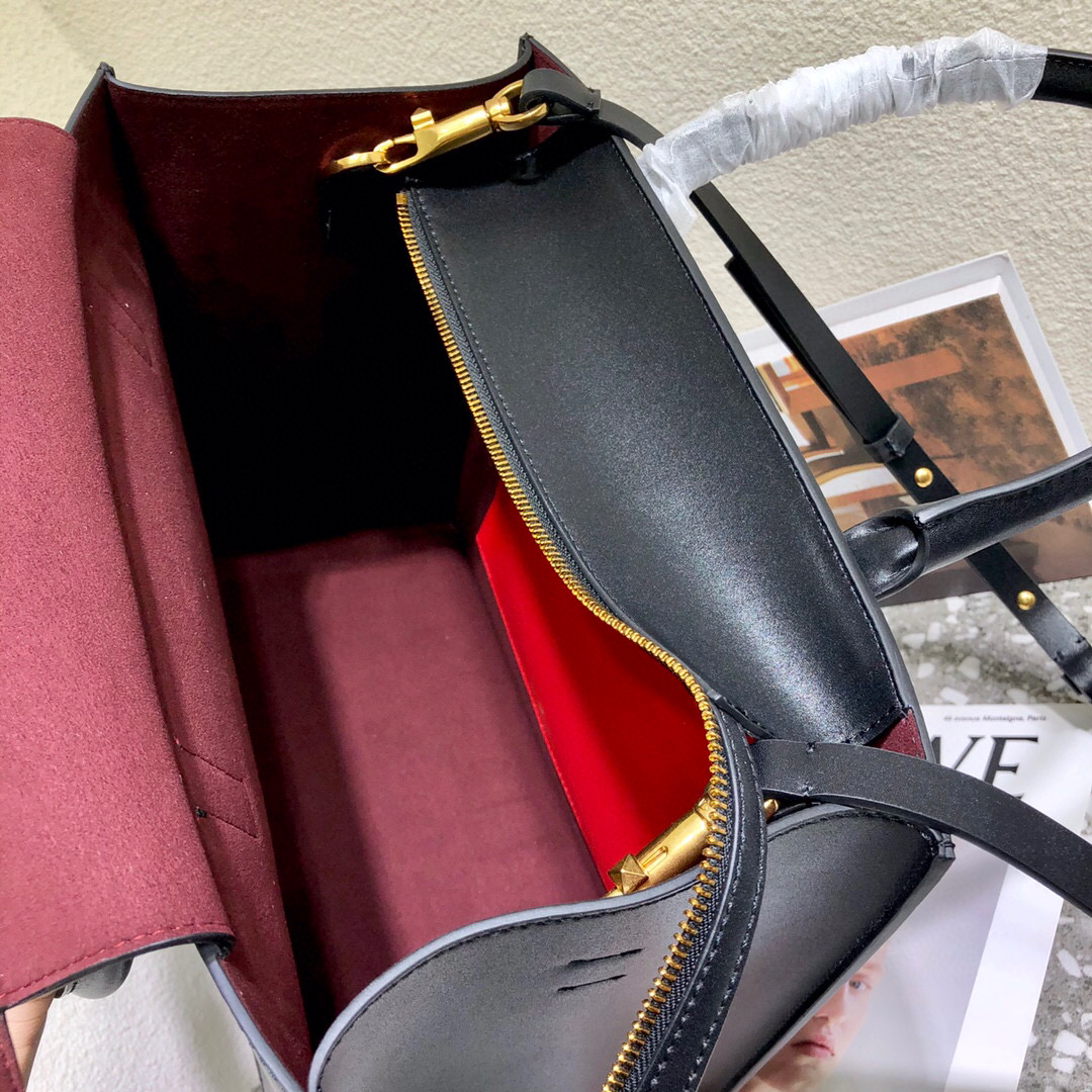 Valentino Garavani Walk Tote