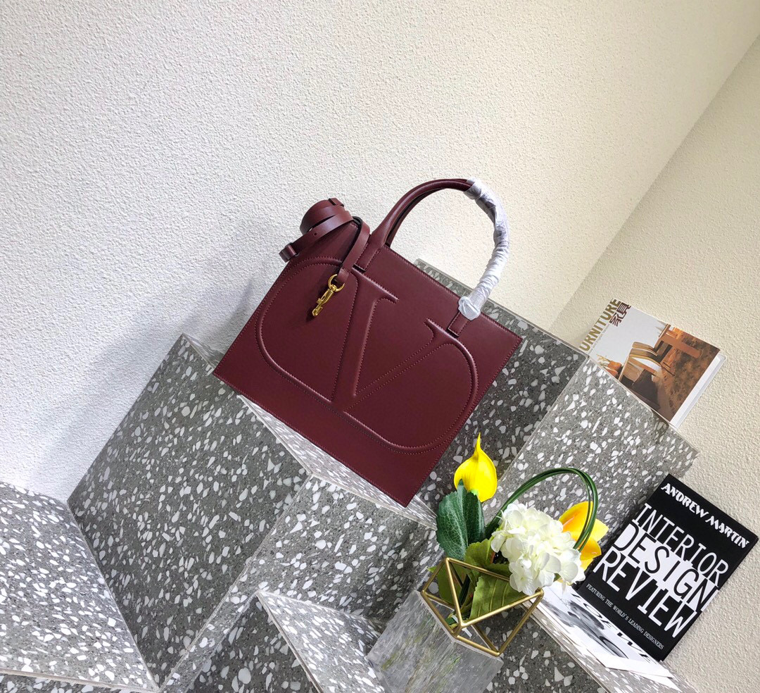 Valentino Garavani Walk Tote