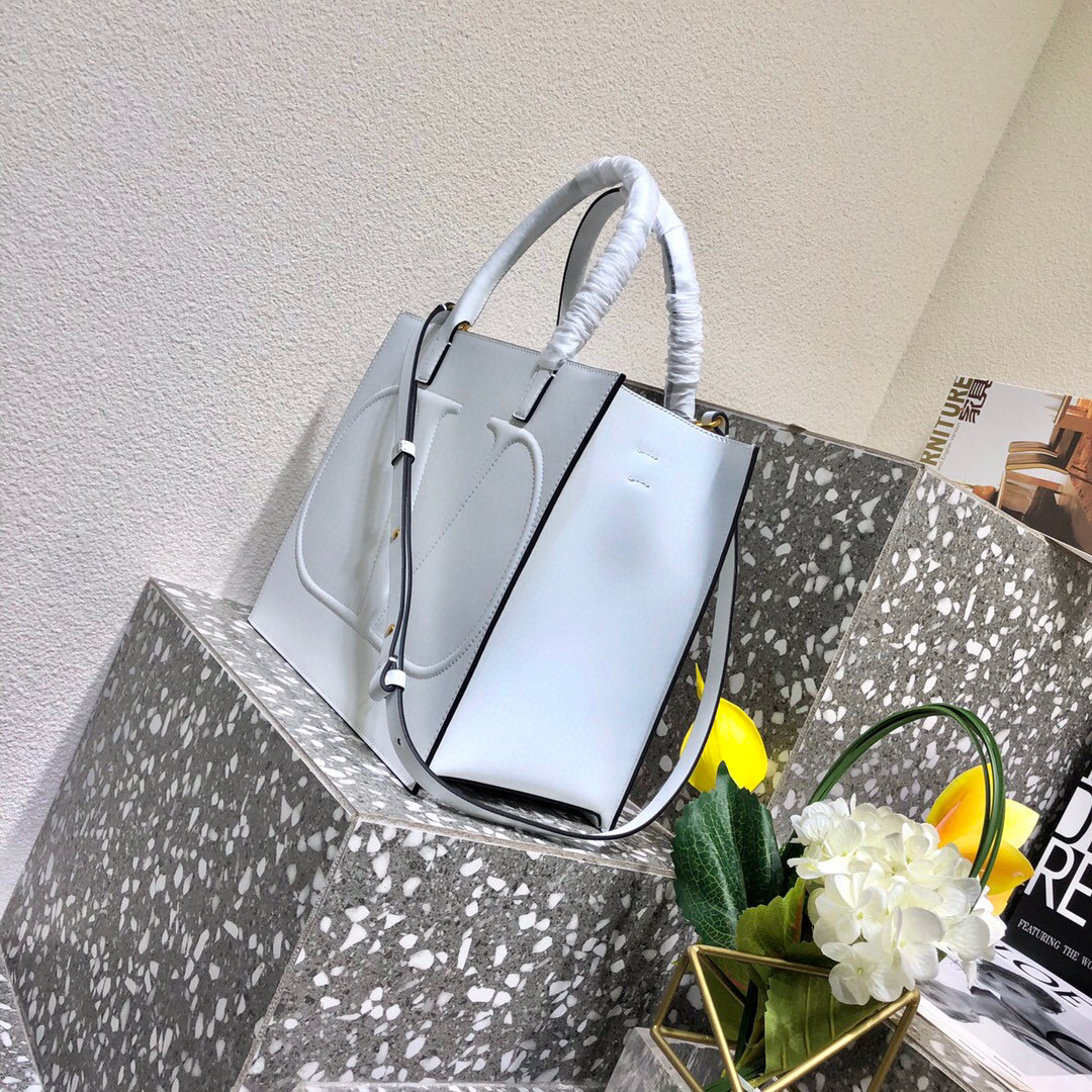 Valentino Garavani Walk Tote