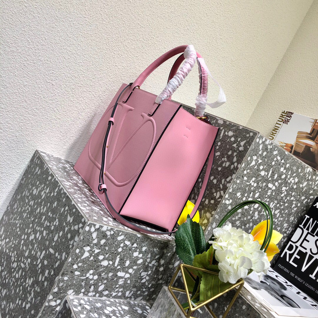 Valentino Garavani Walk Tote