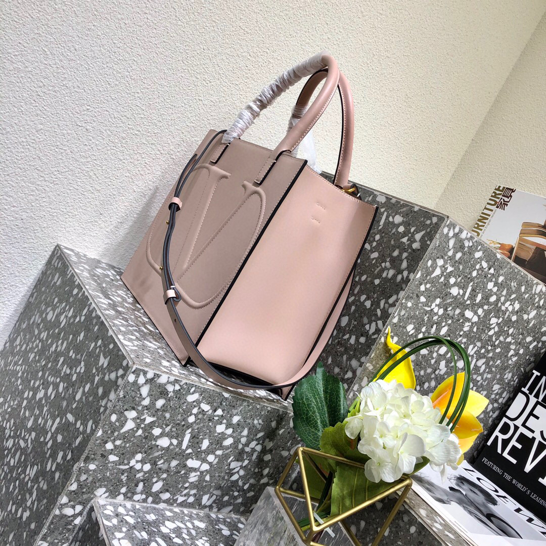 Valentino Garavani Walk Tote