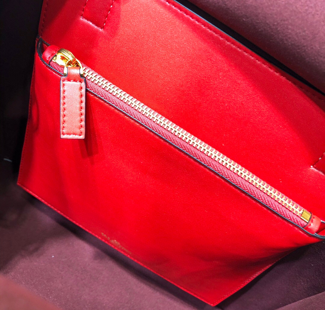 Valentino Garavani Walk Tote