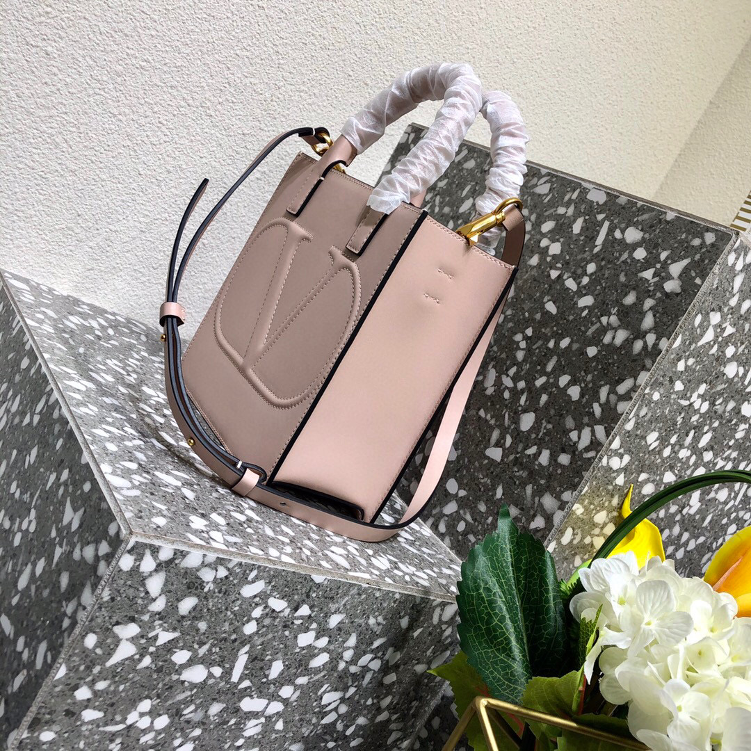 Valentino Garavani Walk Tote