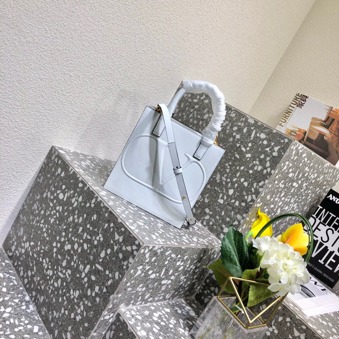 Valentino Garavani Walk Tote