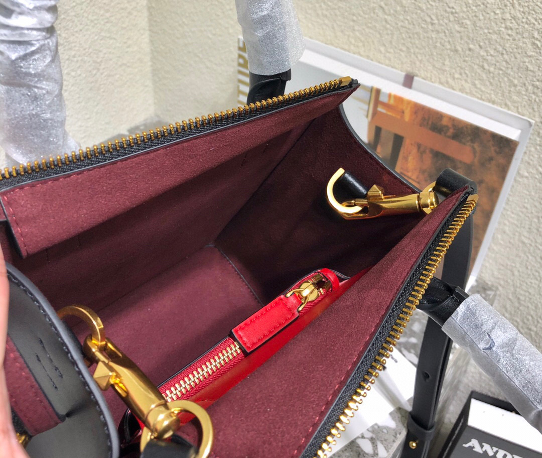 Valentino Garavani Walk Tote
