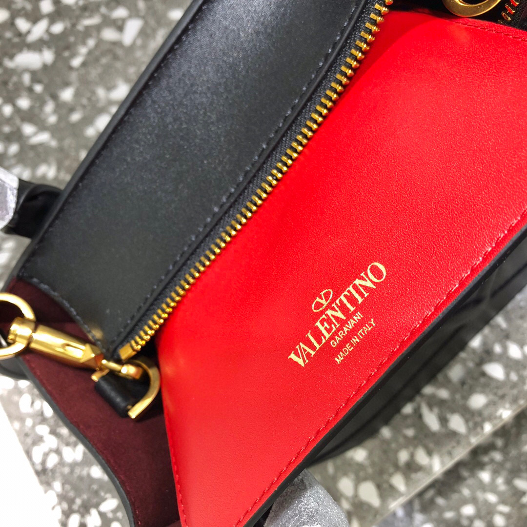 Valentino Garavani Walk Tote