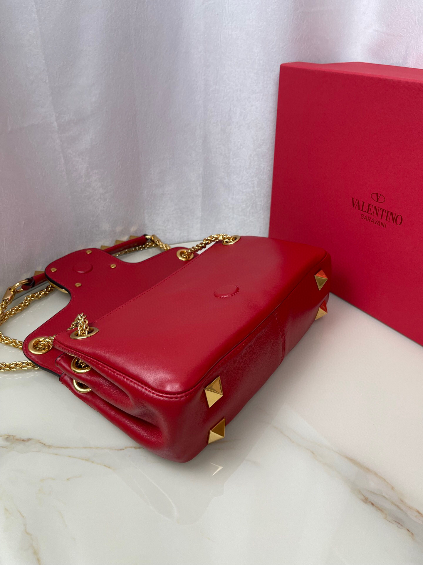 Valentino Stud Sign