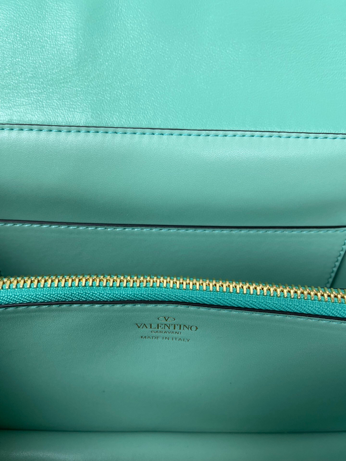 Valentino Stud Sign