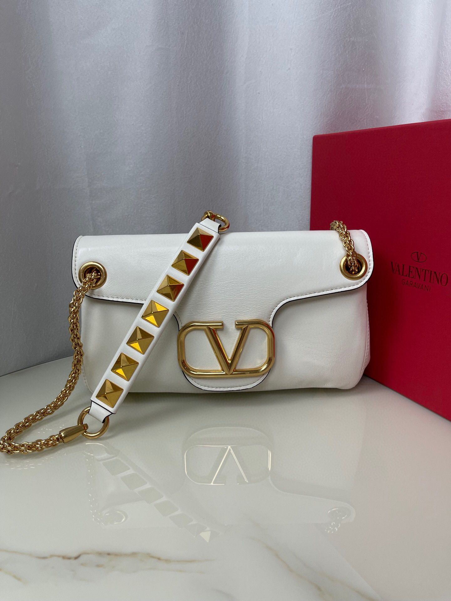 Valentino Stud Sign